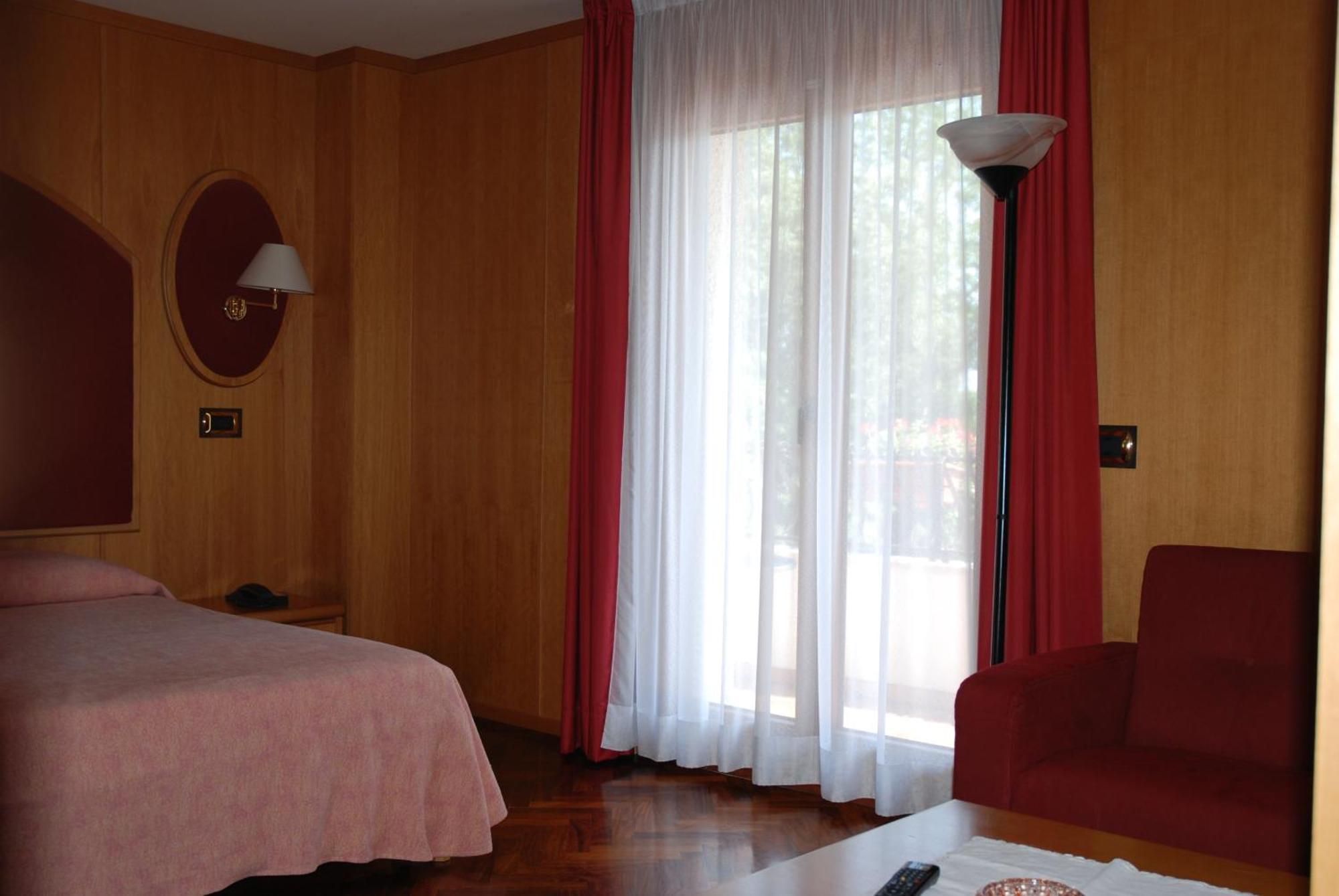 Al Giardino Hotel Fanna Exterior photo